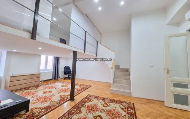 Eladó téglalakás, Budapesten, VI. kerületben 89.9 M Ft, 1 szobás