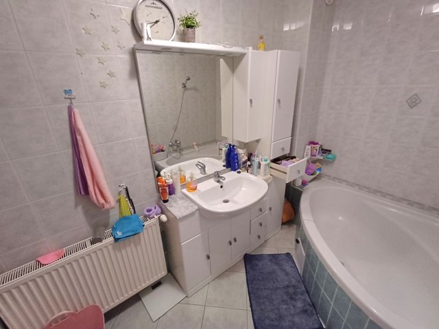 Eladó téglalakás, Debrecenben 91 M Ft, 1+2 szobás