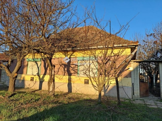 Eladó családi ház, Felsőszentivánon 9.5 M Ft, 3 szobás