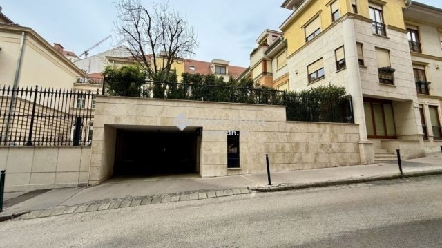 Eladó téglalakás, Budapesten, I. kerületben 179.5 M Ft, 3 szobás