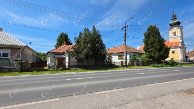 Eladó családi ház, Felsőzsolcán 39.9 M Ft, 3 szobás