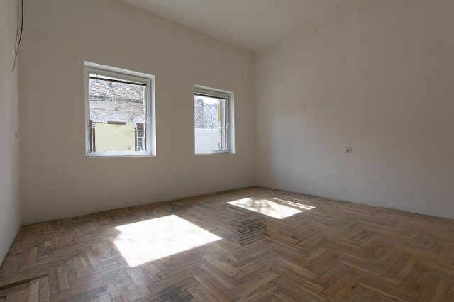 Eladó téglalakás, Budapesten, XXI. kerületben 16 M Ft, 1 szobás
