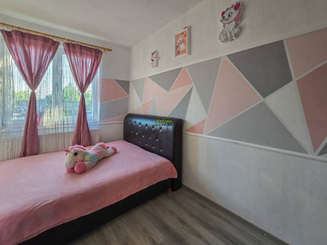 Eladó családi ház, Egyházasfaluban 42 M Ft, 2 szobás