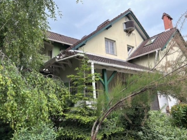 Eladó családi ház, Szegeden 250 M Ft, 6 szobás