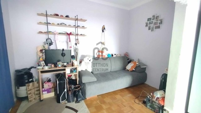 Eladó panellakás, Ajkán 26.99 M Ft, 2 szobás