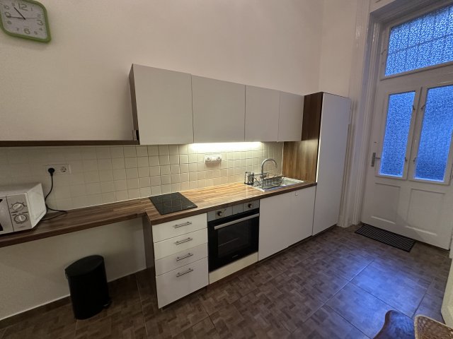 Kiadó téglalakás, albérlet, VI. kerületben, Lázár utcában