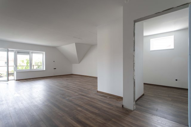 Eladó téglalakás, Mosonmagyaróváron 62.9 M Ft, 4 szobás
