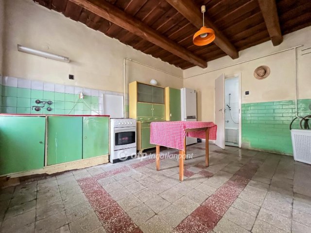Eladó családi ház, Tápszentmiklóson 19.9 M Ft, 2 szobás