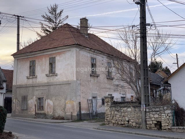 Eladó családi ház, Balatonfüreden 55 M Ft, 8 szobás