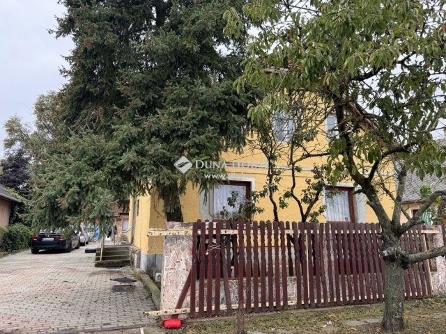 Eladó családi ház, Gödöllőn 59.9 M Ft, 8 szobás
