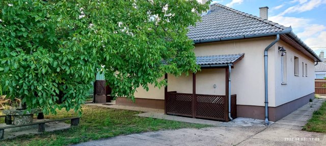 Eladó családi ház, Debrecenben, Kard utcában 87.9 M Ft