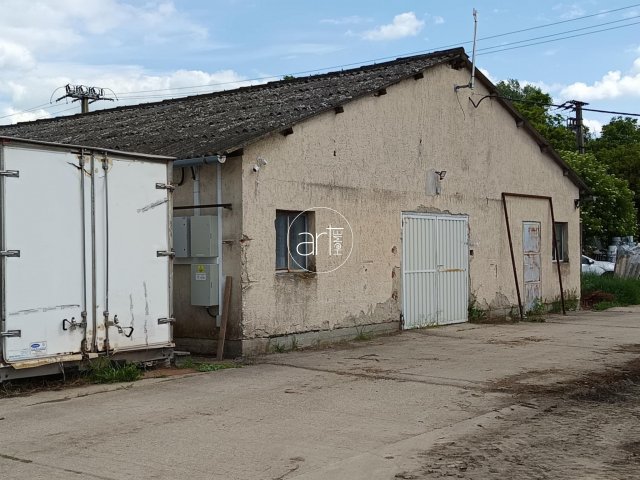 Kiadó ipari ingatlan, Szegeden 574 E Ft / hó