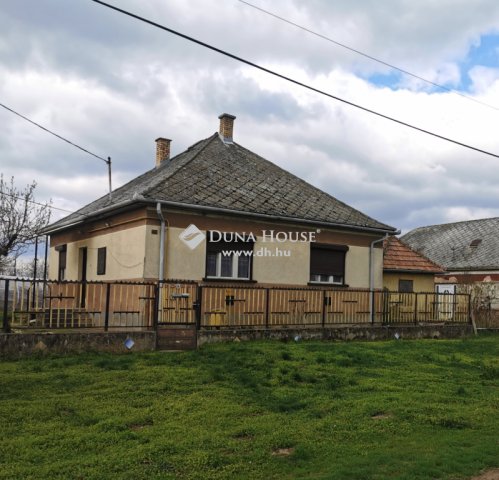 Eladó családi ház, Karcsán 14.99 M Ft, 3 szobás