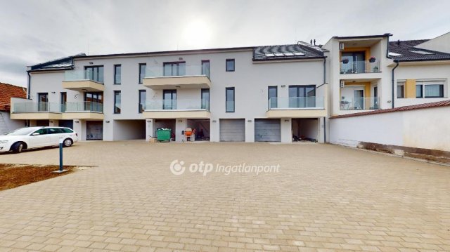 Eladó téglalakás, Nyíregyházán 44.75 M Ft, 1+1 szobás