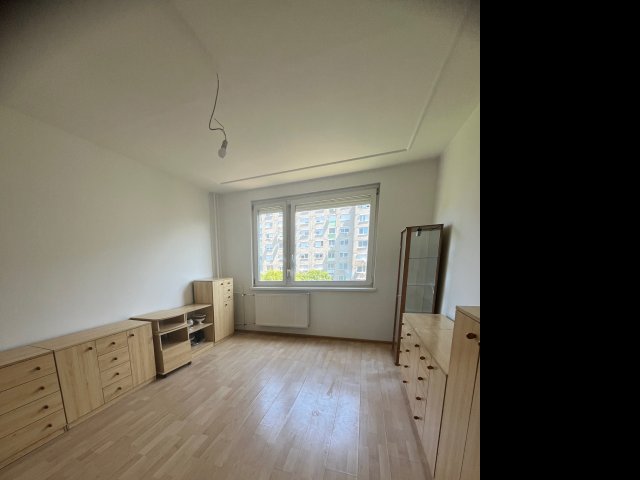 Eladó panellakás, Tatabányán 38.5 M Ft, 3+1 szobás