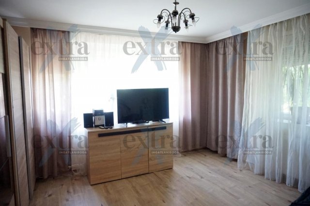 Eladó téglalakás, Szegeden 72 M Ft, 3+1 szobás