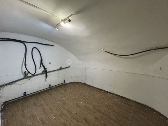 Kiadó üzlethelyiség, Budapesten, VII. kerületben 220 E Ft / hó