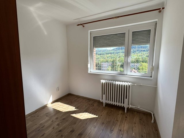 Eladó téglalakás, Tatabányán 47.5 M Ft, 3 szobás