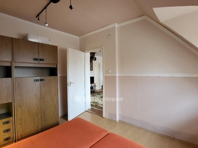 Eladó családi ház, Siófokon 300 M Ft, 10 szobás