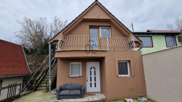 Eladó családi ház, Szigetszentmiklóson 43 M Ft, 4 szobás