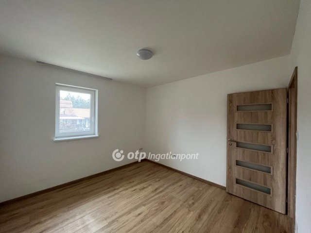 Eladó ikerház, Gödön 90 M Ft, 4 szobás / költözzbe.hu