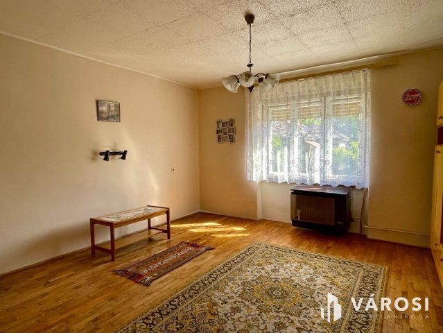 Eladó családi ház, Enyingen 25 M Ft, 2 szobás