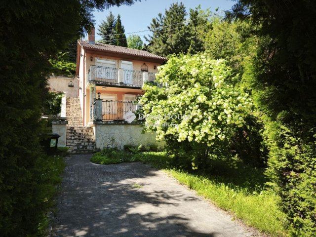 Eladó nyaraló, Kulcson 42 M Ft, 3 szobás / költözzbe.hu