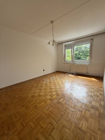 Eladó panellakás, Győrött 42 M Ft, 1+1 szobás
