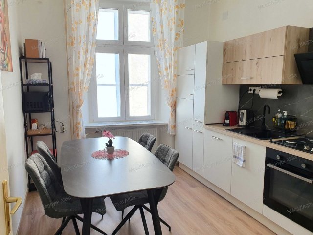 Kiadó téglalakás, albérlet, Sopronban 304 E Ft / hó, 3 szobás