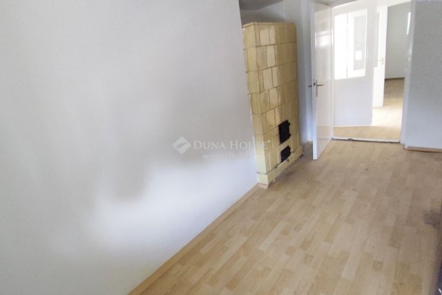 Eladó családi ház, Nagyradán 23.9 M Ft, 3 szobás