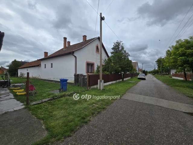 Eladó családi ház, Tetétlenen 11.5 M Ft, 2 szobás