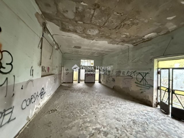 Eladó ipari ingatlan, Cegléden 70 M Ft / költözzbe.hu
