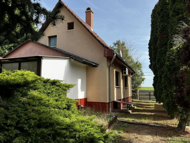 Eladó családi ház, Kiskörén 34.9 M Ft, 4 szobás