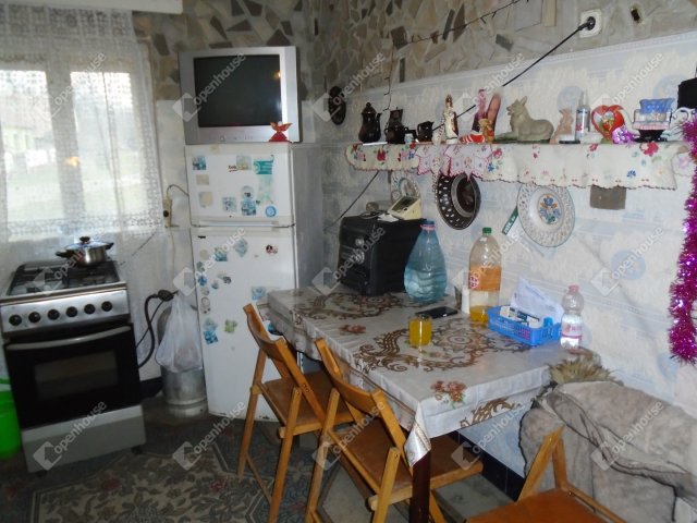 Eladó családi ház, Tiszainokán 4 M Ft, 2 szobás