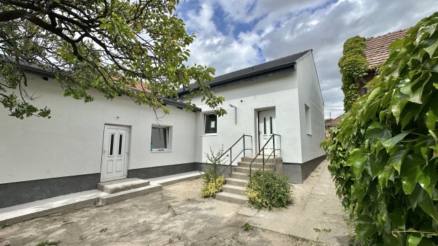 Eladó családi ház, XVIII. kerületben, Deák Ferenc utcában
