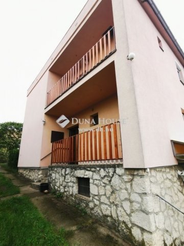 Eladó családi ház, Dunaalmáson 56 M Ft, 4 szobás