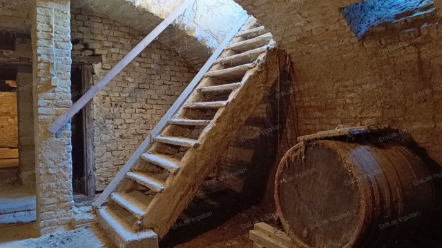 Eladó családi ház, Győrött 61 M Ft, 6+1 szobás