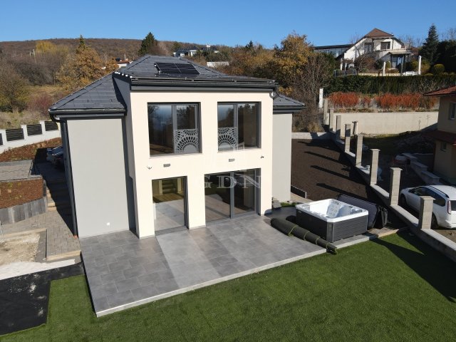 Kiadó családi ház, albérlet, Szentendrén 750 E Ft / hó