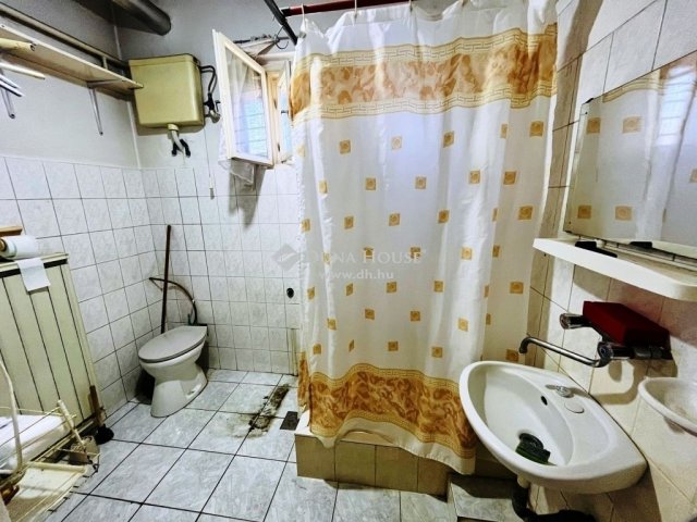 Eladó családi ház, Tápiószecsőn 38.9 M Ft, 2 szobás