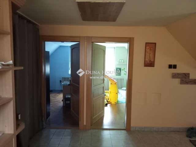 Eladó családi ház, Debrecenben 90 M Ft, 6 szobás