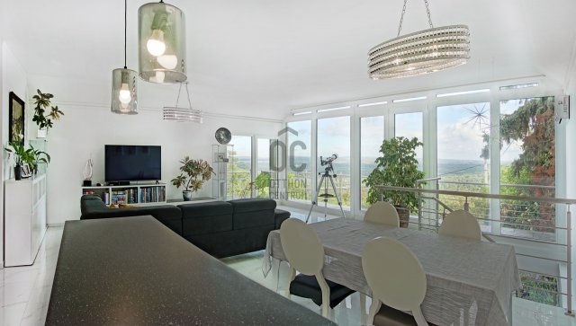 Eladó családi ház, Szentendrén 157.9 M Ft, 3 szobás