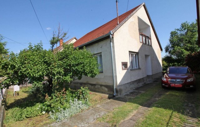 Eladó családi ház, Dombóváron 29.9 M Ft, 4 szobás