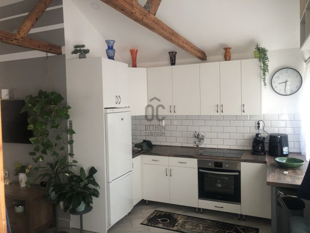 Eladó családi ház, Tasson 79.9 M Ft, 2 szobás