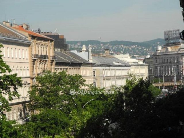 Eladó téglalakás, Budapesten, VI. kerületben 120 M Ft, 3 szobás