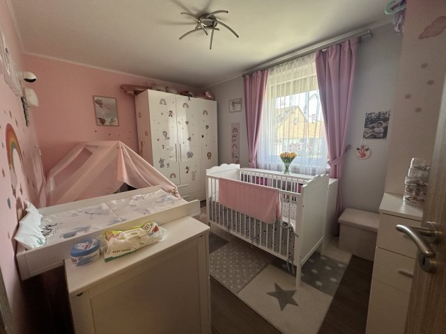 Eladó családi ház, Nagyvenyimen 95 M Ft, 4 szobás