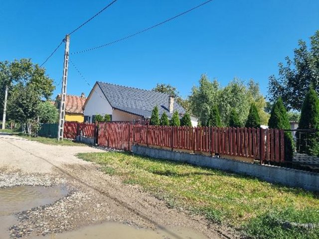 Eladó családi ház, Monorierdőn 20 M Ft, 2 szobás
