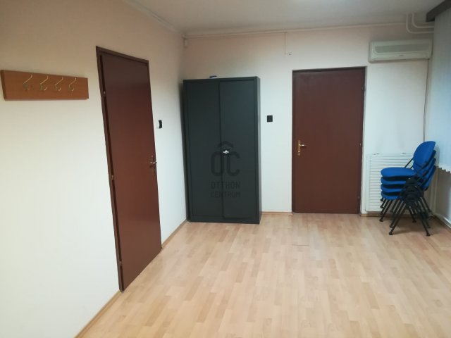 Kiadó ipari ingatlan, Szolnokon 245 E Ft / hó