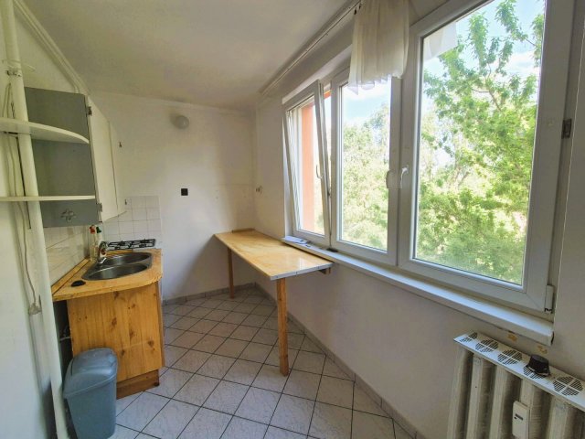 Eladó panellakás, Kecskeméten 40.5 M Ft, 2 szobás
