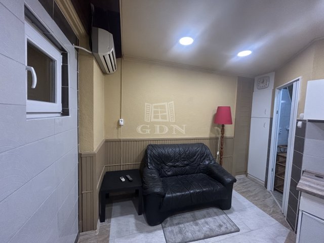 Eladó üzlethelyiség, Budapesten, VIII. kerületben 17.99 M Ft