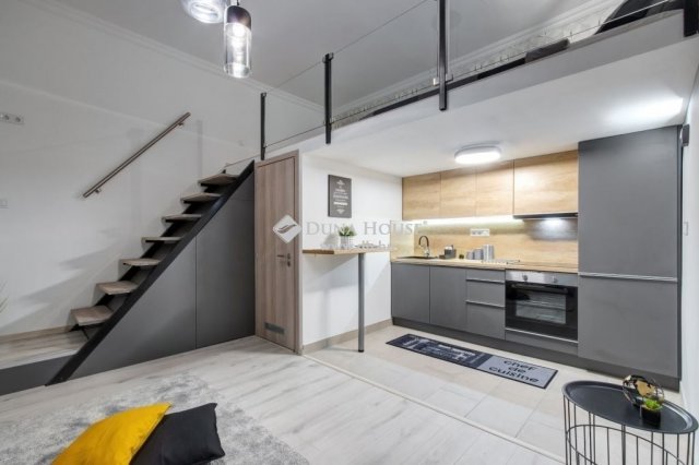 Eladó téglalakás, Budapesten, VI. kerületben 112 M Ft, 2 szobás